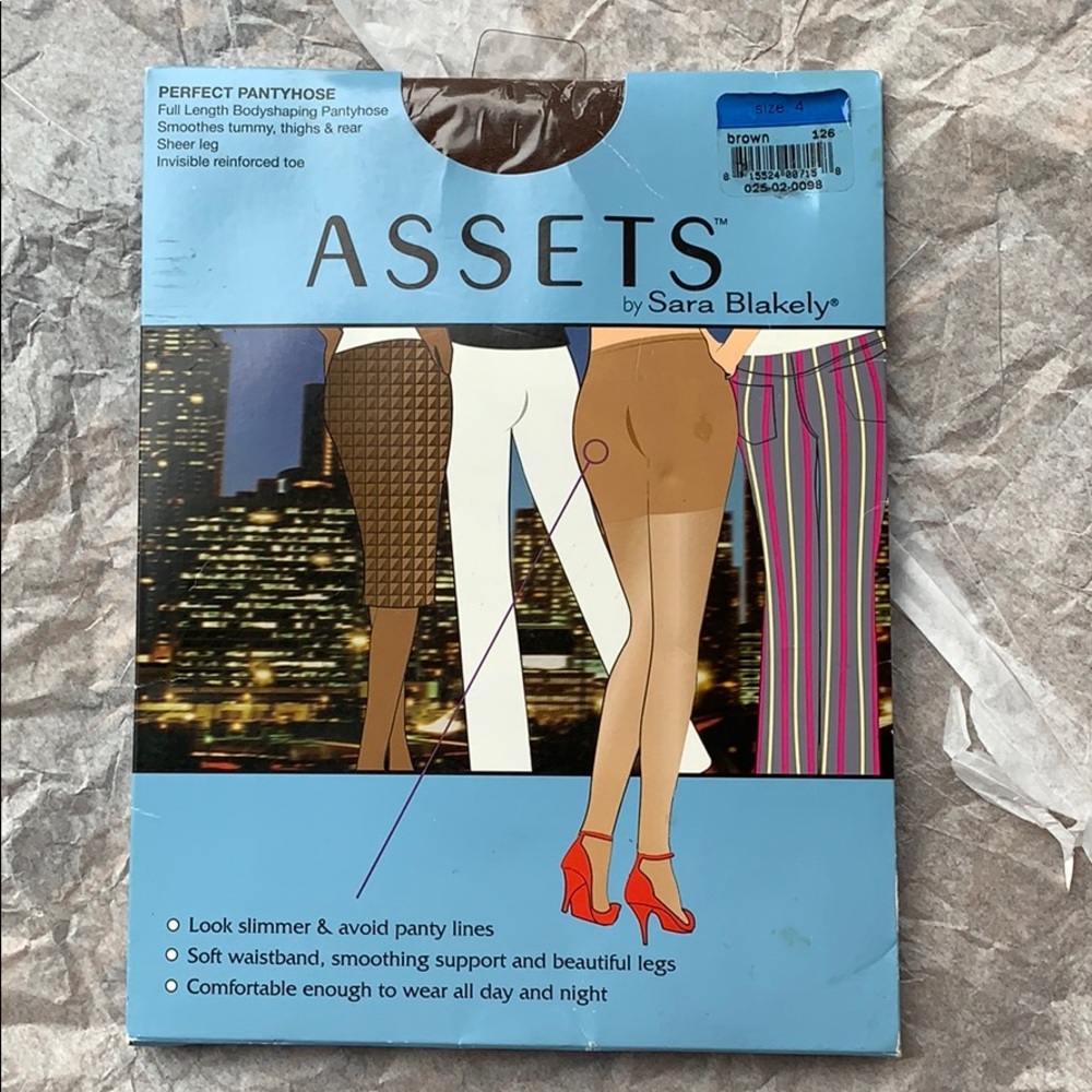Assets by Sara Blakely perfect pantyhose L shaping